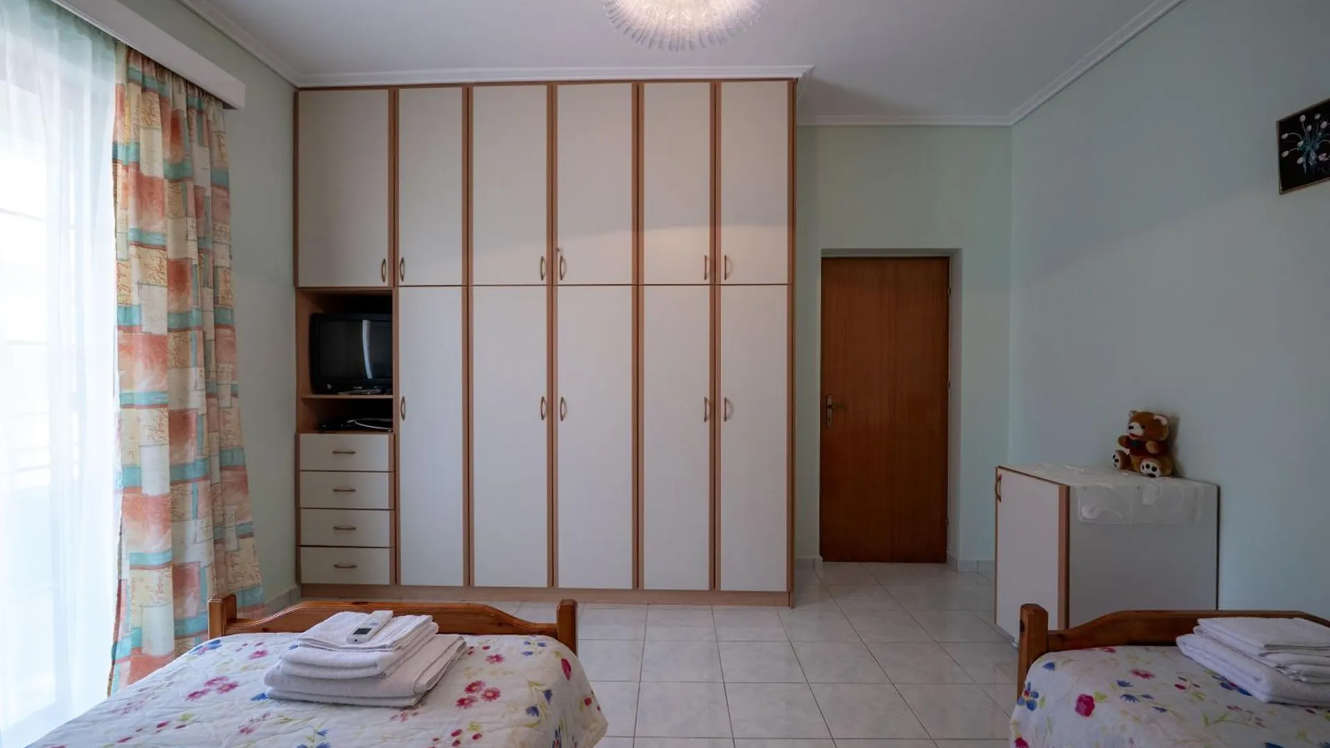 Thimios Rooms 2 Sarande Albania