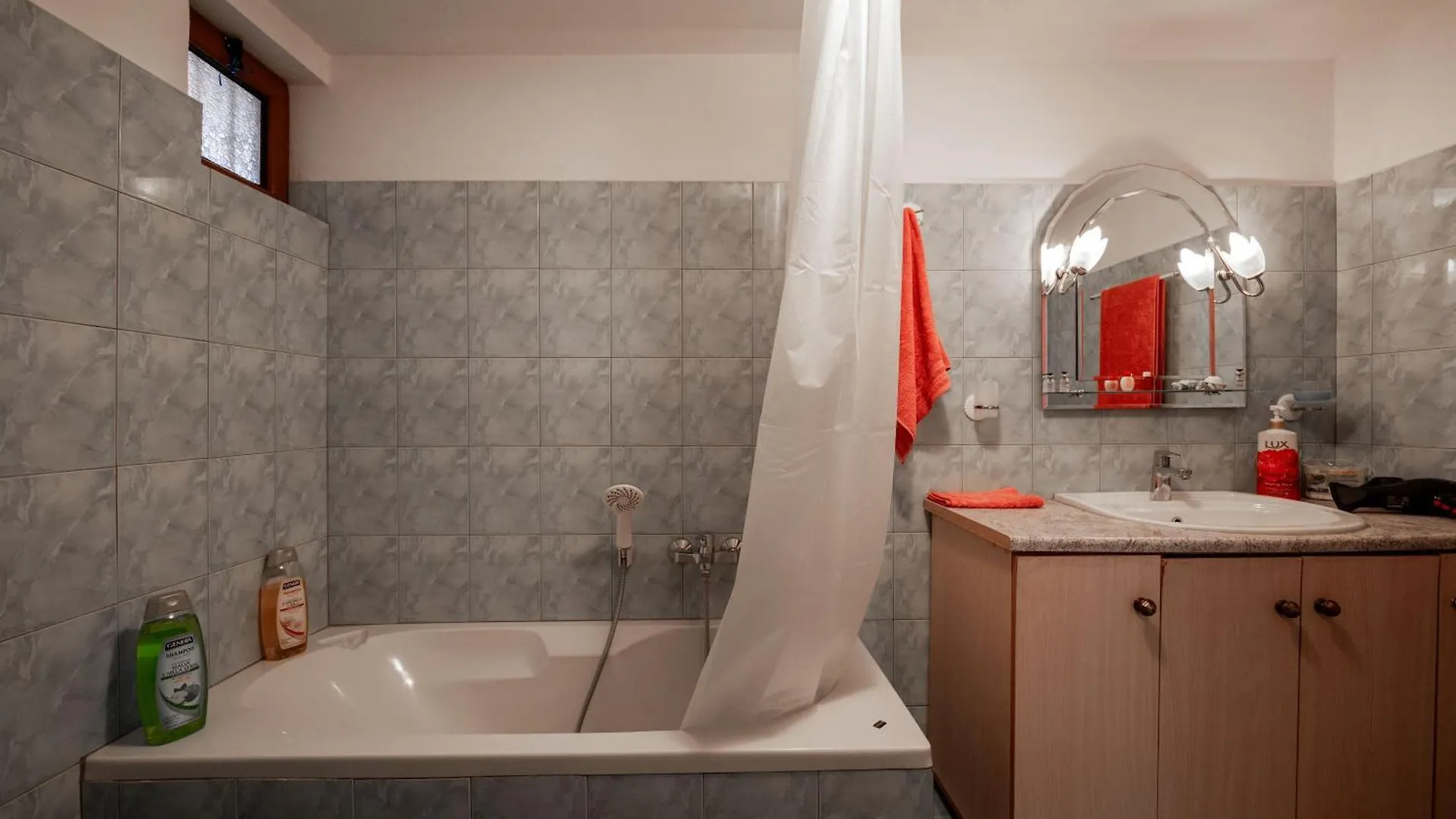 Thimios Rooms 2 Sarande Apartment